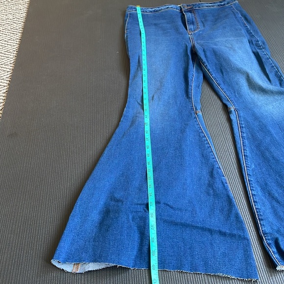 Flare leg jeans - Picture 5 of 6